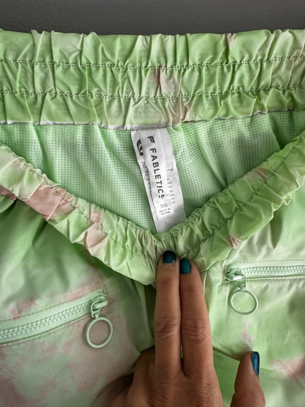 NWT Fabletics women’s  Tie-Dye Convertible Cargo track pants- Light Green & Pink
